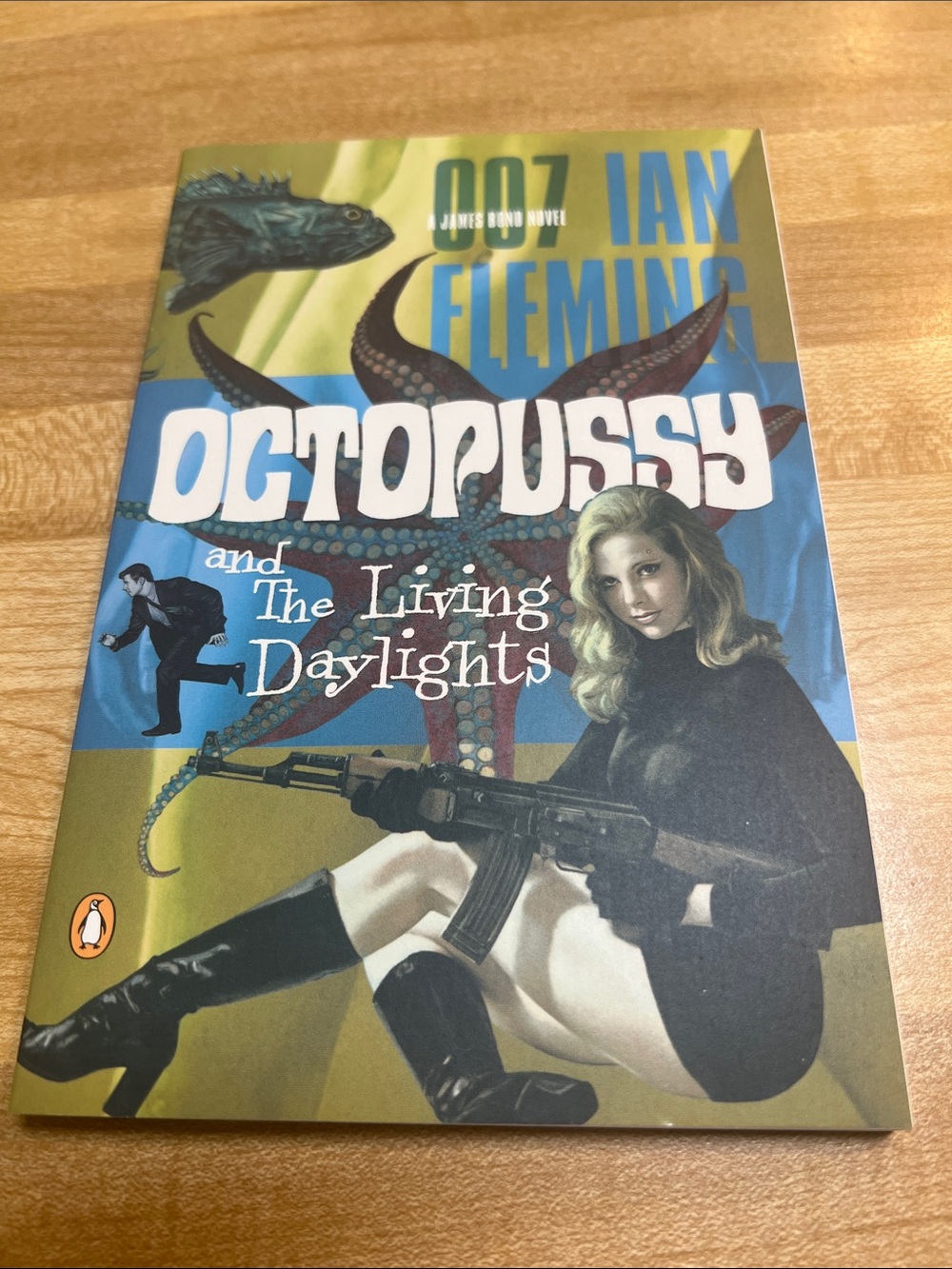 #2869**Ian Fleming Octopussy and The Living Daylights - Blue/Green Cover